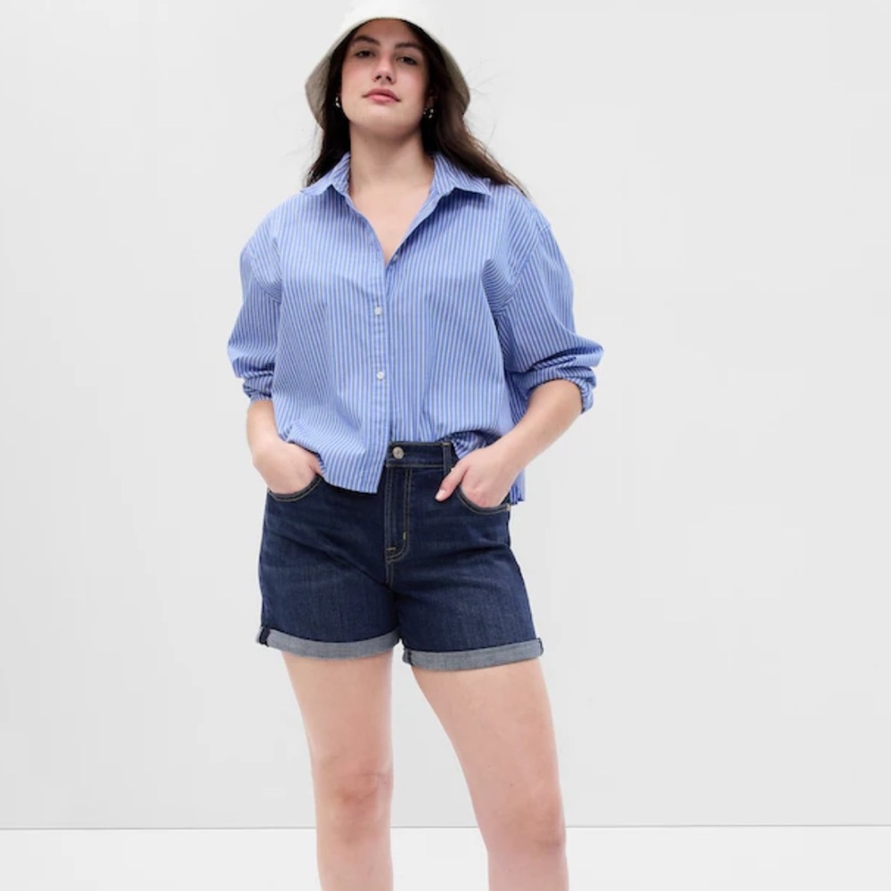 GAP 5” Girlfriend Mid Rise Short - Picture 2 of 7